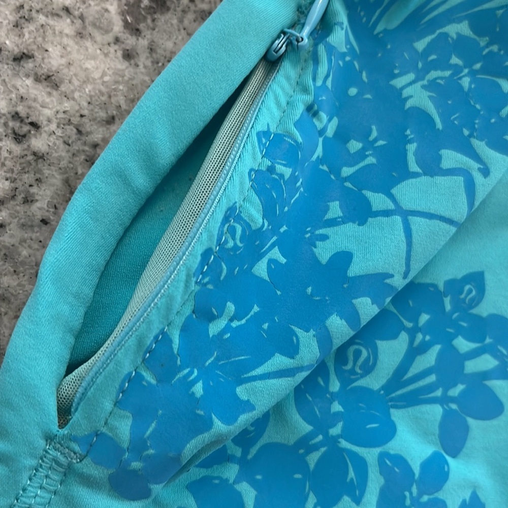 Lululemon Tank - Size 4 - Picture 4 of 5